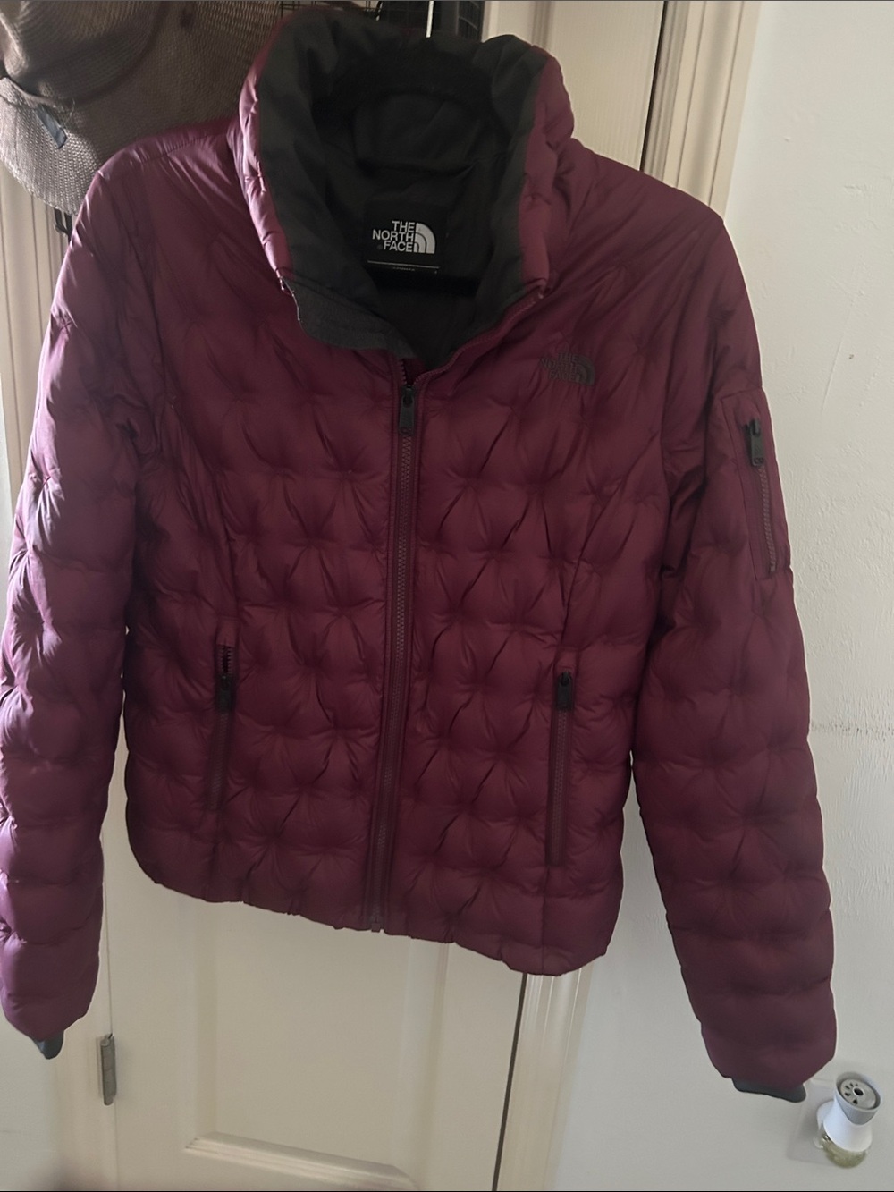 The North Face Women’s L Burgundy Down Puffer Jacket RDS Quilted FA18
